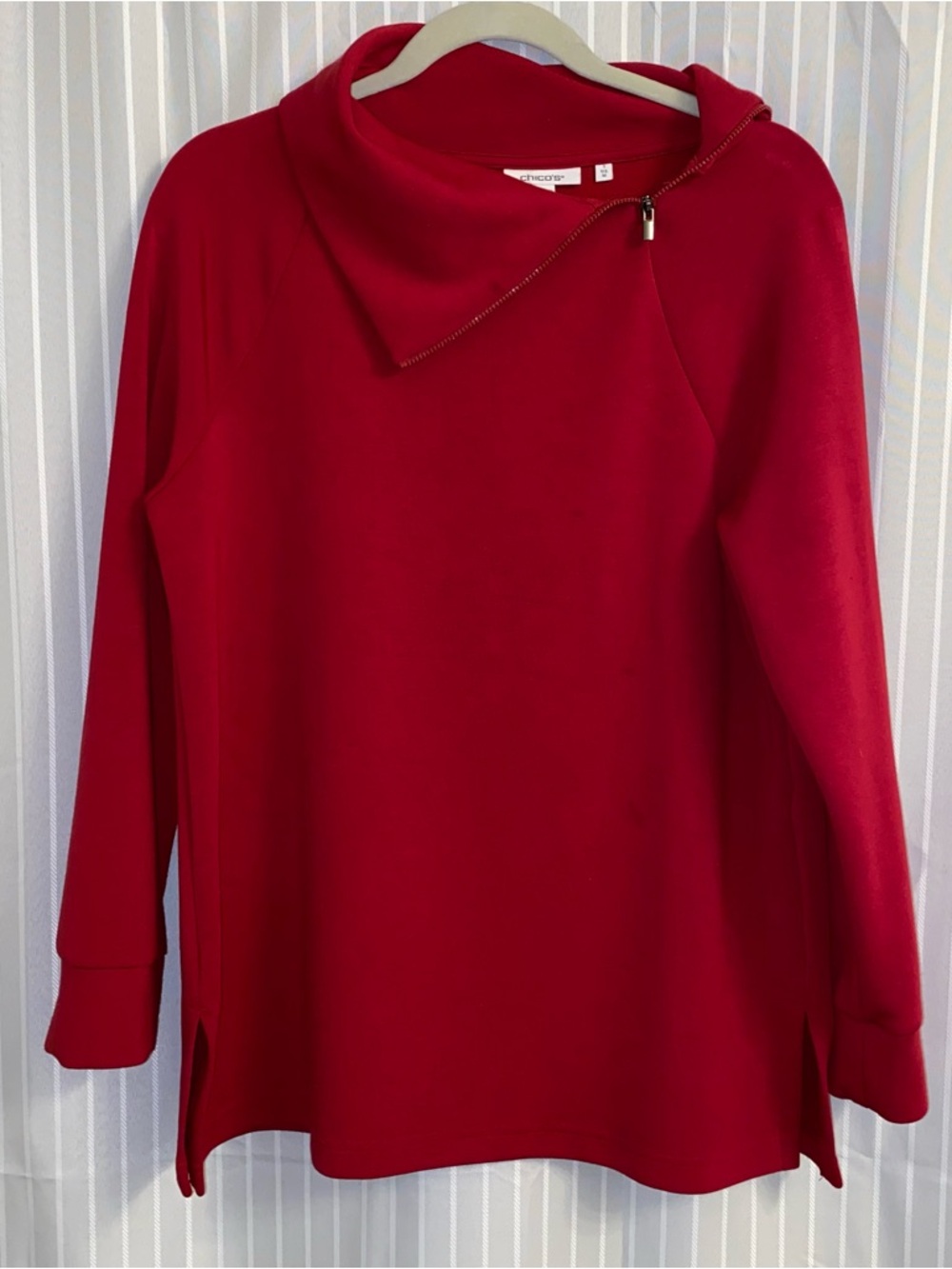 CHICO’S ZENERGY Red Soft Pullover Top Size Medium 8-10